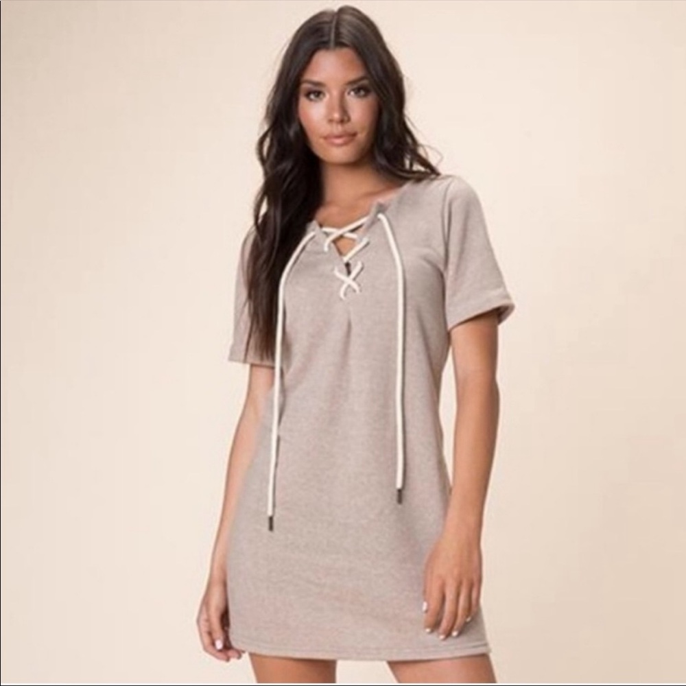 Lace up dress kittenish Jessie James decker